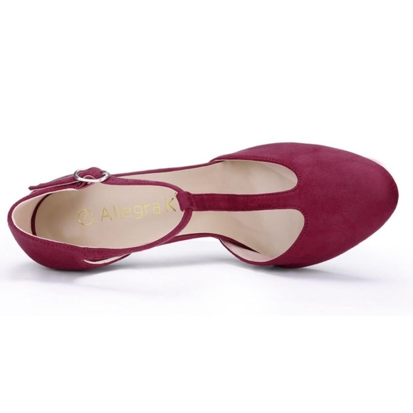 Rounded Toe T-Strap Pumps - Picture 5 of 5